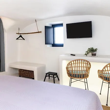 Aparthotel Art And Sky Pýrgos